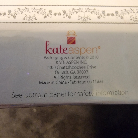 2 Mini Teacup and Saucers candles - Picture 10 of 10